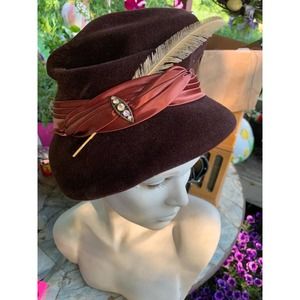 Vintage Stunning WOOL HAT/ FEATHER by - MARTHA GENE Size M